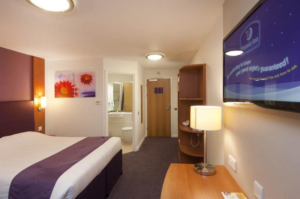 Dundee East Premier Travel Inn Экстерьер фото